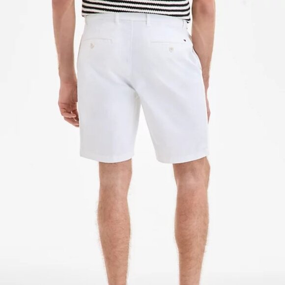 Tommy Hilfiger Men's Brooklyn 1985 9" Shorts in Optic White - Picture 2 of 2